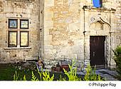 33F35240.jpg