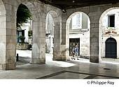 46F03520.jpg
